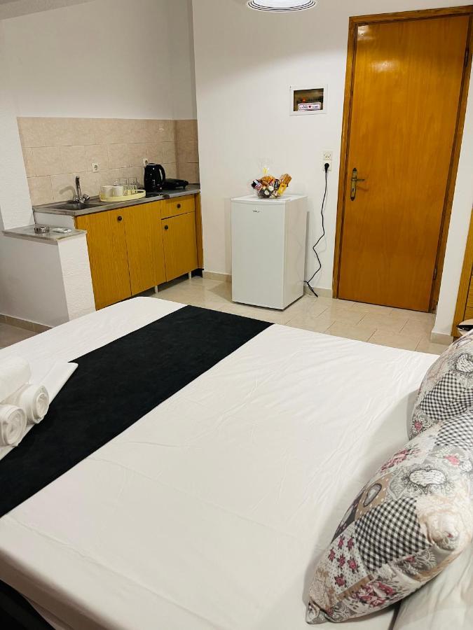 Anastasia Apartment 阿凡投 外观 照片